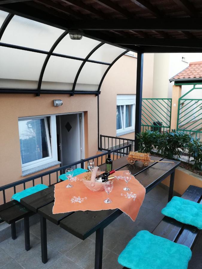 Apartment Piranesi With A Parking Space Pula Exterior foto